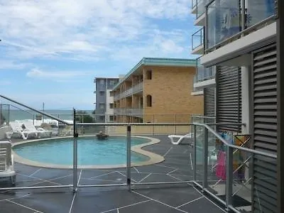 Merrima Court Holidays Aparthotel Caloundra